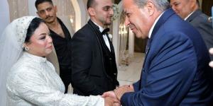 في لفتة إنسانية.. محافظ بورسعيد يشهد حفل زفاف اثنين من أبطال ذوي الهمم - بلس 48