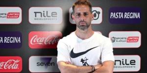 فيريرا يحاضر لاعبي الزمالك قبل انطلاق المران - بلس 48