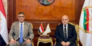 محافظ الجيزة يهنئ رئيس هيئة النيابة الإدارية بمنصبة الجديد - بلس 48