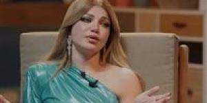 ياسمين الخطيب:  "هو الفن بجد حرام؟!.. مدحت العدل ما قالش حاجة تستاهل الهجوم" - بلس 48