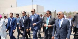 وزير الصحة ومحافظ الإسماعيلية يتفقدا أعمال الإنشاء بالمركز الدولي للتأهيل والطب الرياضي - بلس 48