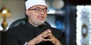 ما حكم شراء سلع عليها خصومات وبيعها بسعر أعلى؟.. د. نظير عياد يجيب - بلس 48