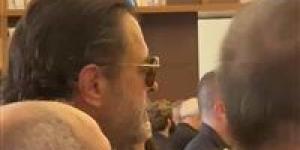 بعد أزمة استدعاؤه للتحقيق في نقابة الموسيقيين.. أول ظهور لـ راغب علامة في جنازة زياد الرحباني - بلس 48