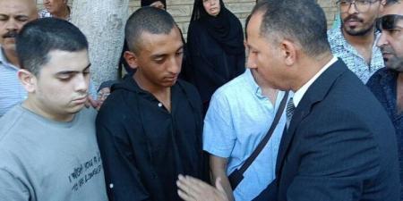 مدير الأمن يشارك في تشييع جثمان العقيد أحمد بلال ببورسعيد: واجه قنابل الإخوان بشجاعة - بلس 48