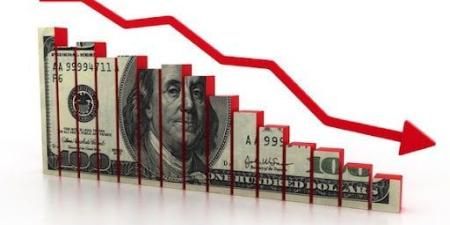 سعر الدولار العالمي يتراجع وسط تهديدات بإقالة رئيس البنك الفيدرالي - بلس 48