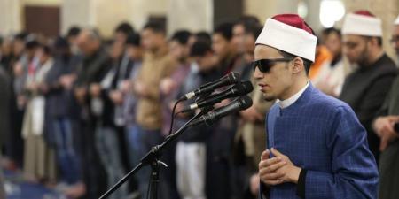 أمّ المصلين بالأزهر رمضان الماضى.. 86% مجموع محمد احمد حسن من ذوى البصيرة - بلس 48