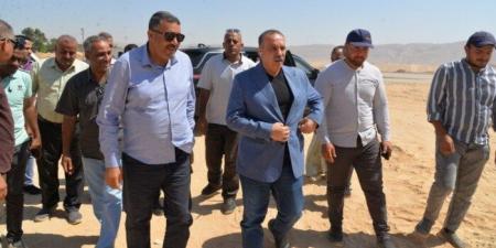 محافظ أسيوط يتفقد أعمال إنشاء أول مصنع متكامل لمنتجات الرمان بالبداري - بلس 48