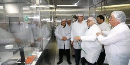 وزير الزراعة ومحافظ الشرقية يتفقدان أكبر مصنع لإنتاج اللقاحات البيطرية في الشرق الأوسط - بلس 48