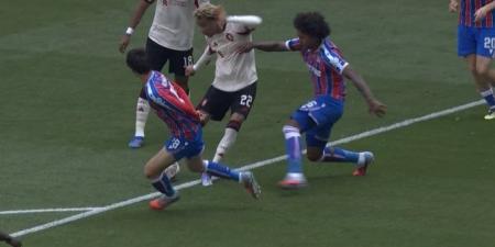 ليفربول ضد كريستال بالاس.. إيكيتيكي يفتتح أهداف الريدز مبكرًا في كأس الدرع الخيرية «فيديو» - بلس 48