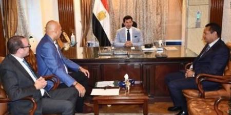 وزير الشباب والرياضة يستقبل القائم بأعمال رئيس نادى الاتحاد السكندري - بلس 48