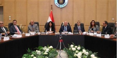 كامل الوزير يشدد على مواجهة الممارسات التجارية الضارة وحماية الصناعة - بلس 48