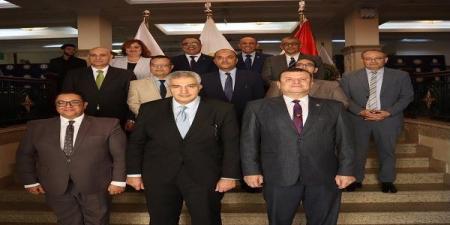 وزير
      التعليم
      العالي
      يطلق
      رؤية
      لتأهيل
      قيادات
      جامعية
      قادرة
      على
      مواكبة
      التطورات - بلس 48