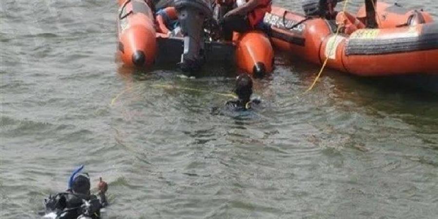 انتشال جثمان شاب غرق في بحر شبين الكوم بالمنوفية - بلس 48