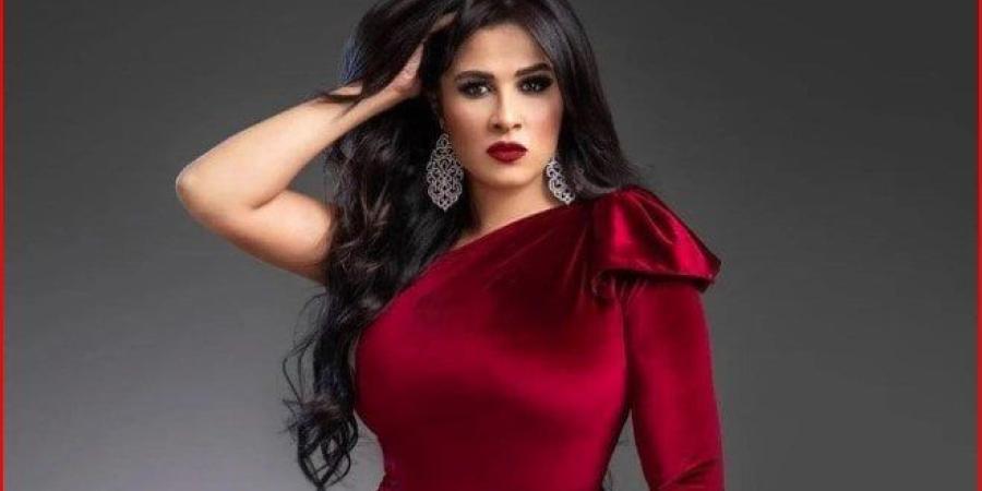 بـ الحجاب.. ياسمين عبد العزيز تكشف كواليس زيارتها لمسجد الشيخ زايد الكبير «فيديو» - بلس 48
