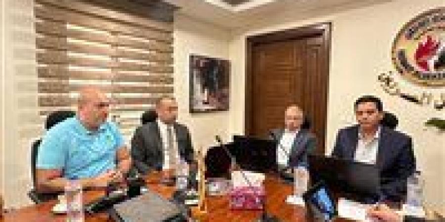 قيادات حماة الوطن تجتمع مع أمناء المحافظات لبحث ترتيبات الدعاية الانتخابية لمرشحي الفردي في انتخابات الشيوخ 2025 - بلس 48