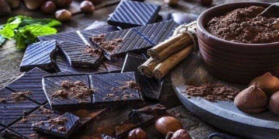 خبراء تغذية يفاجئون الجميع: الشوكولاتة ليست عدوًا للصحة.. بل لها فوائد مذهلة! - بلس 48
