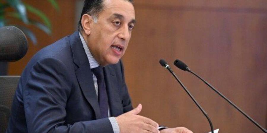 مدبولي يتابع موقف تسليم الوحدات السكنية للموظفين المنتقلين للعمل بالعاصمة الإدارية - بلس 48