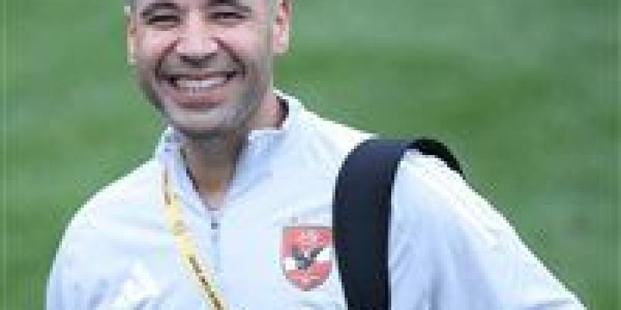 الأهلي يقبل اعتذار الدكتور وفائي أخصائي العلاج الطبيعي ويشيد بجهوده - بلس 48
