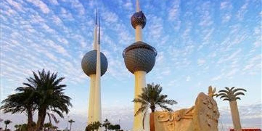 طقس الكويت اليوم الخميس.. شديد الحرارة ورطب نسبياً نهاراً حار إلى مائل للحرارة ليلاً والعظمى 50 درجة - بلس 48