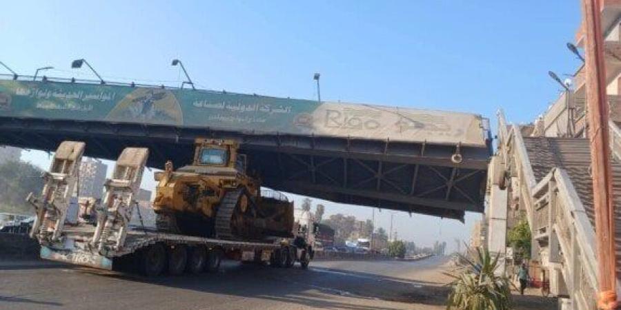 أول رد رسمي من «النقل» بشأن انهيار كوبري على طريق بنها القاهرة «صور» - بلس 48