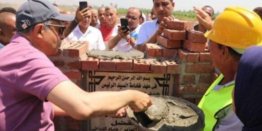 بتكلفة 84 مليون جنيه.. محافظ المنيا يضع حجر الأساس لمجمع مدارس سيلة الشرقية بمطاي - بلس 48