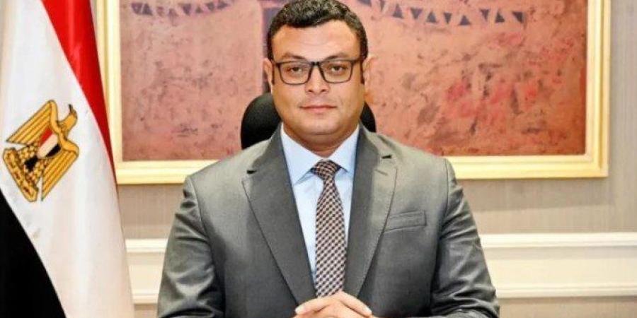 مصر.. وزير الإسكان يتفقد المحاور والطرق بالشيخ زايد ويوجه بالمتابعة الدورية لأعمال النظافة - بلس 48