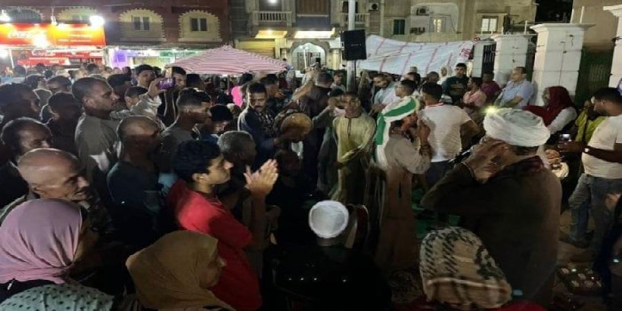 في حضرة الولي.. الآلاف يحيون الليلة الختامية لمولد أبي العباس المرسي بالإسكندرية - بلس 48