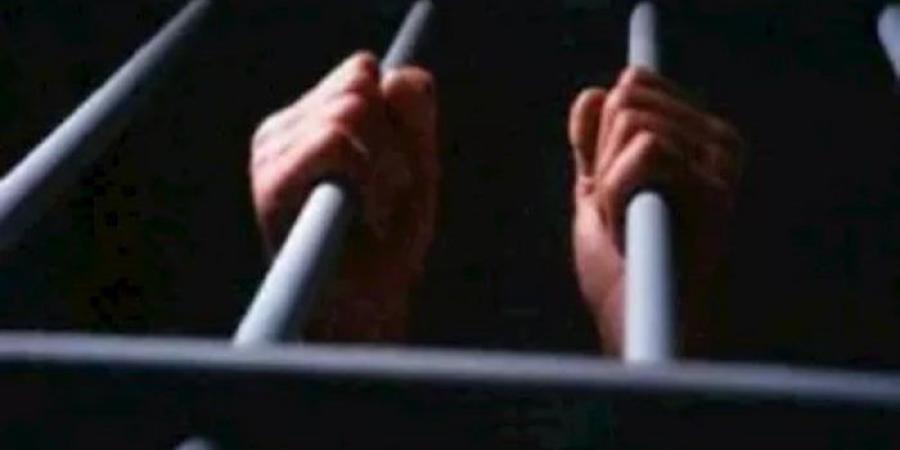 حبس شخص وزوجته وابنه 4 أيام على ذمة التحقيقات في واقعة قتل شقيق الأول وزوجته بالفيوم - بلس 48