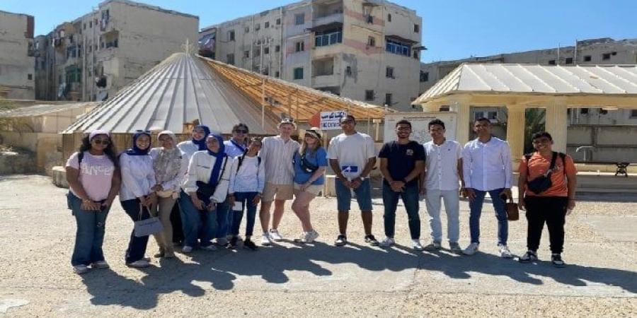 طلاب الإسكندرية في جولات ميدانية بالمتاحف و المعالم الأثرية احتفالًا بالعيد القومي للمحافظة - بلس 48