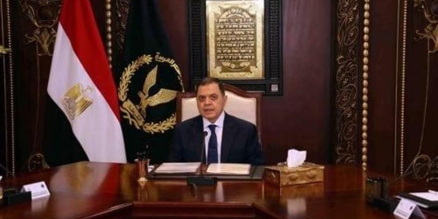 وزير الداخلية يعتمد حركة تنقلات ضباط الشرطة 2025 - 2026 - بلس 48