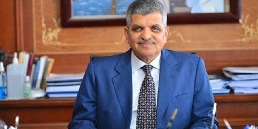 أسامة ربيع: زيادة عدد السفن العابرة يوميًا بقناة السويس إلى 75 سفينة - بلس 48