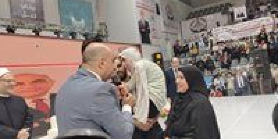 مؤتمر المنوفية الجماهيري..  "الجبهة الوطنية" يُكرم الطالبة أسماء من ذوي الهمم لحصولها على 90٪ بالثانوية العامة - بلس 48