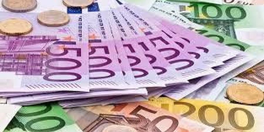 اليورو يسجل 57.46 جنيه فى البنك الاهلى مع بداية تعاملات اليوم - بلس 48
