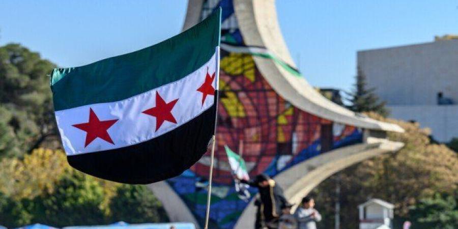 200 شخصية سورية بارزة تعلن تأسيس "جبهة الإنقاذ السورية" لتوحيد المعارضة وبناء دولة ديمقراطية - بلس 48