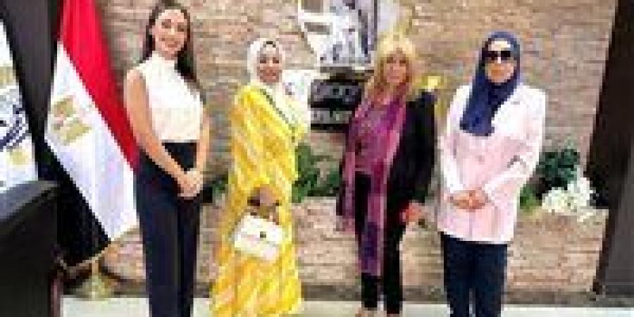 د. داليا غزلان تلقي محاضرة بالمجلس القومي للمرأة حول الولادة القيصرية في مصر - بلس 48