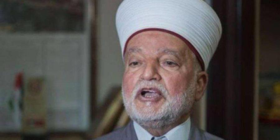 الاحتلال الإسرائيلى يسلم مفتى القدس قرارا بالإبعاد عن المسجد الأقصى لمدة أسبوع - بلس 48