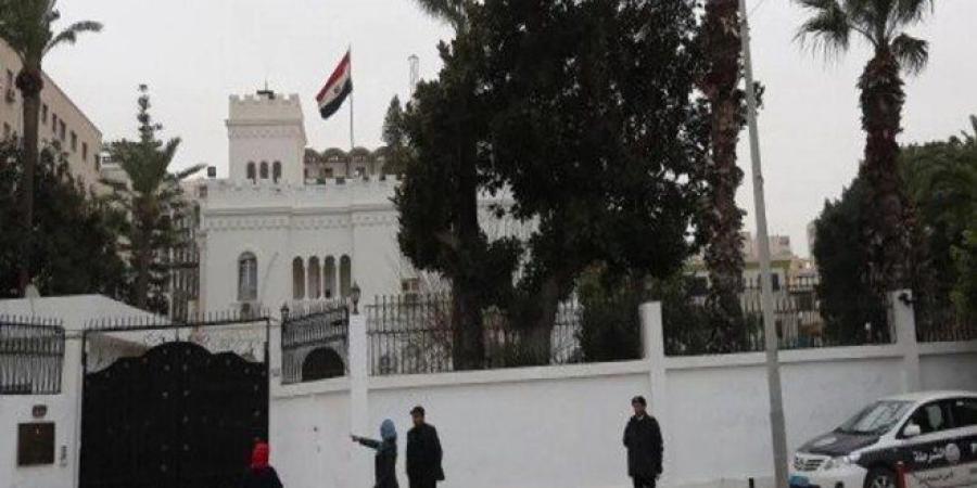 مصر تنفي مزاعم اقتحام سفارتها في ليبيا وتوضح حقيقة المبنى المقتحم - بلس 48
