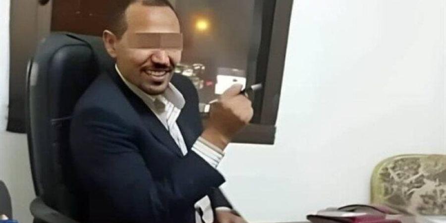 لحضور جلسة النطق بالحكم عليه.. وصول «سفاح المعمورة» إلى المحكمة - بلس 48