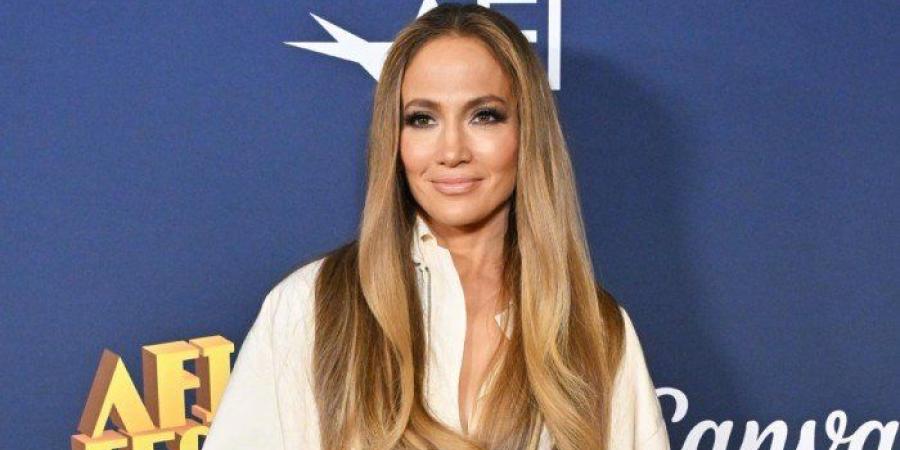 المغنية الأميركية جينيفر لوبيز تلغي حفلها في موسكو.. لهذا السبب - بلس 48