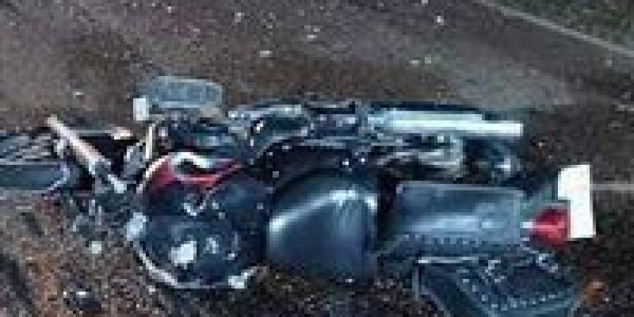 مصرع شاب في حادث انقلاب دراجة نارية بالفيوم - بلس 48