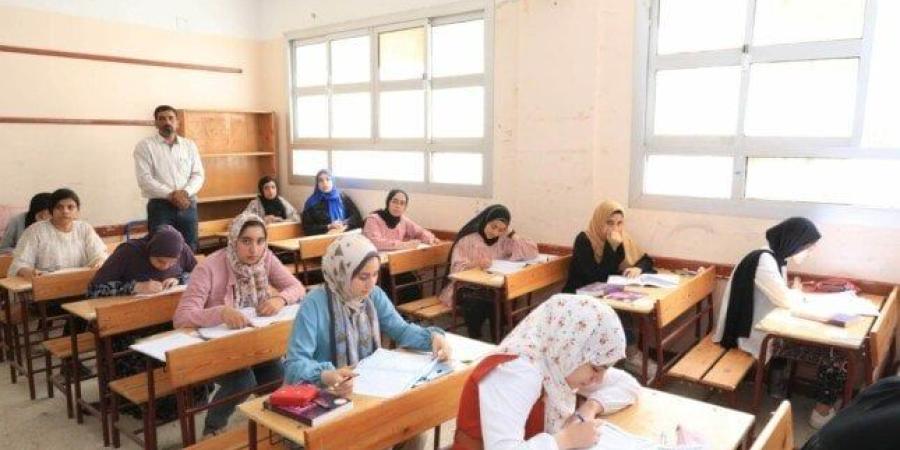 موعد بداية العام الدراسي الجديد 2026 بالمدارس الحكومية والجامعات - بلس 48