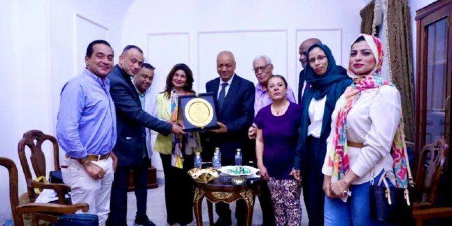 المركز العربي للإعلام يكرم مصطفى بكري - بلس 48