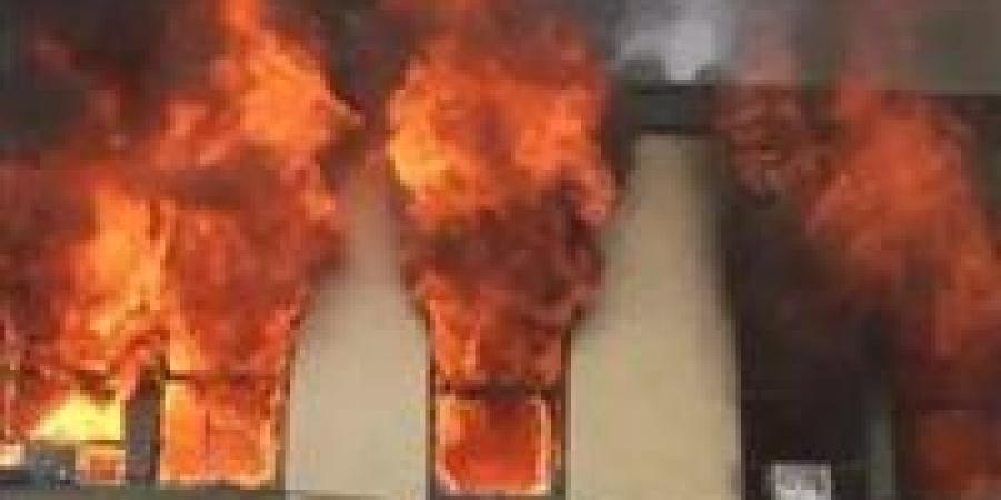 أطفال يتسببون في كارثة بفلمنج.. اندلاع حريق بشقتين بالإسكندرية - بلس 48