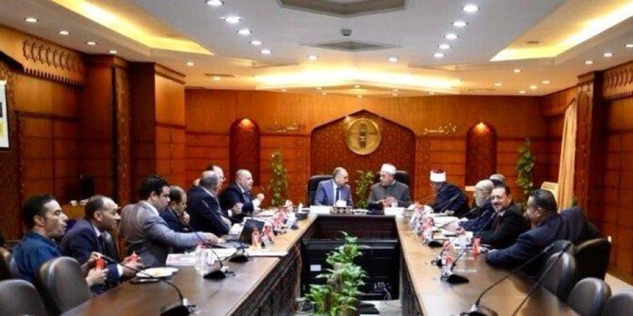 «المعاهد الأزهريّة» و«التعليم» يستعرضان أعمال صندوق رعاية المعلمين - بلس 48