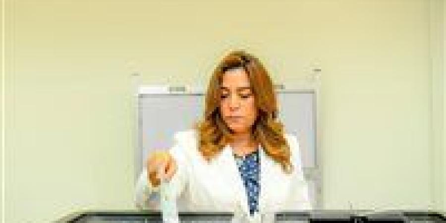 وزيرة التنمية المحلية والقائم بأعمال وزير البيئة تُدلي بصوتها في انتخابات مجلس الشيوخ - بلس 48