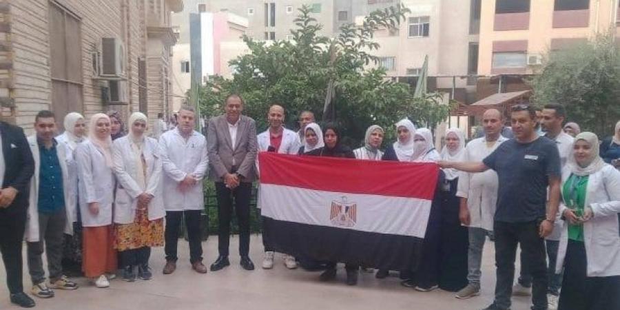 فريق أطباء وتمريض مستشفى السنبلاوين يشارك فى انتخابات الشيوخ - بلس 48