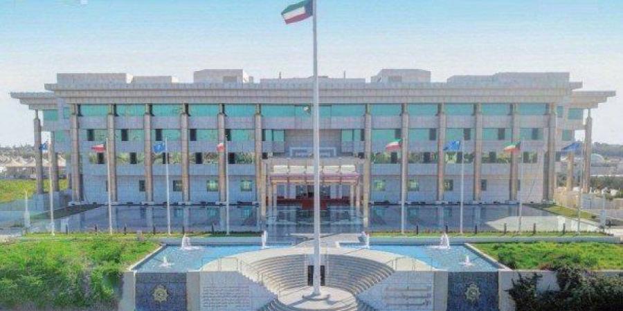 الداخلية الكويتية تضبط عصابة آسيوية تسرق حسابات مصرفية عبر عملية السحب دون بطاقة - بلس 48