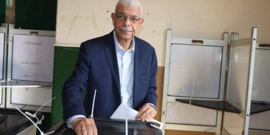 رئيس جامعة المنوفية يدلي بصوته في انتخابات مجلس الشيوخ - بلس 48