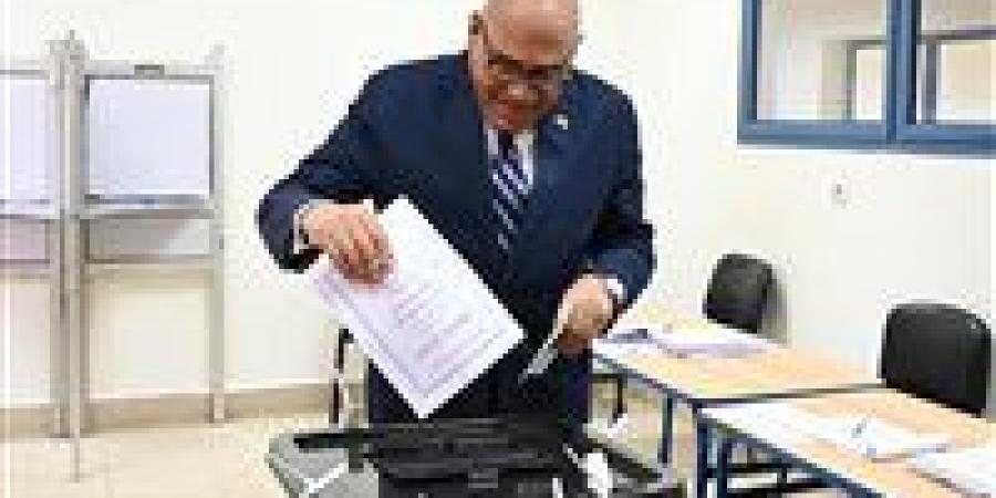 انطلاقًا من المسئولية الوطنية.. رئيس الهيئة العربية للتصنيع يُدلي بصوته في انتخابات مجلس الشيوخ - بلس 48