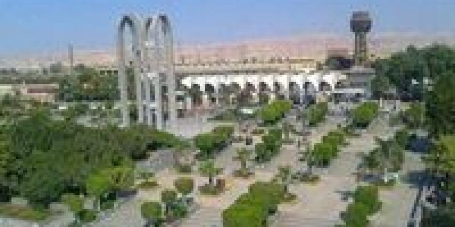 رئيس
      جامعة
      حلوان
      يهنئ
      الدكتور
      ... - بلس 48